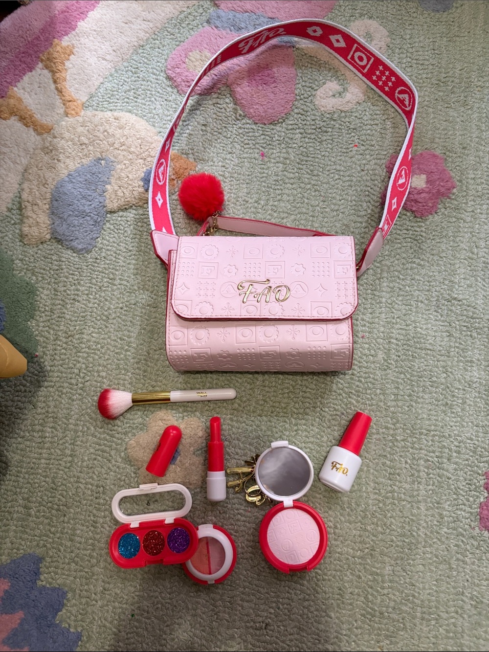 FAO Schwarz Pink Kids Purse with Play Makeup Set